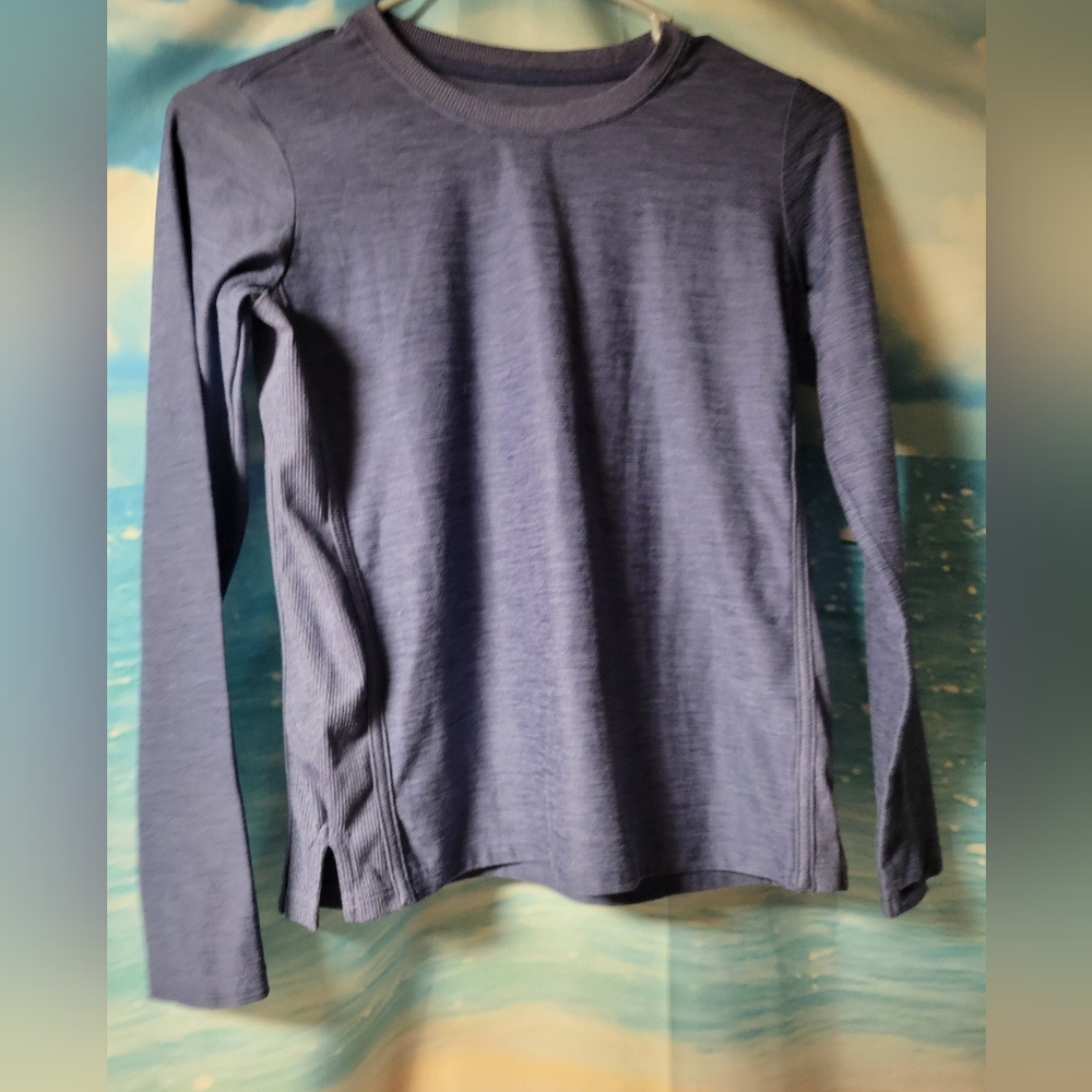 Athleta Girl Unstoppable Strength Top Long Sleeve Tshirt Size Medium 8-10